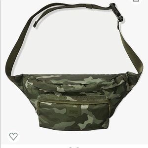 PINK VS Camo Belt Bag